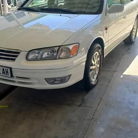 Toyota Camry 2000