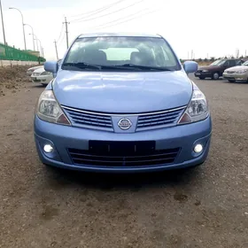 Nissan Versa 2011