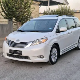 Toyota Sienna 2016