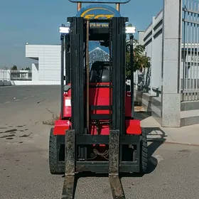 Kara Forklift 2009