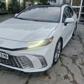 Toyota Camry 2025