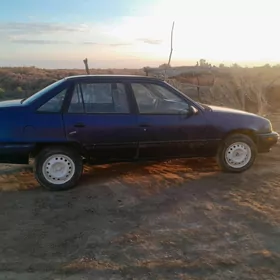 Daewoo Racer 1994