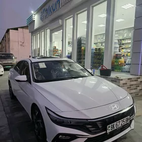 Hyundai Elantra 2025