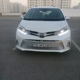 Toyota Sienna 2020