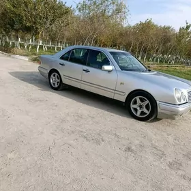 Mercedes-Benz E320 1996