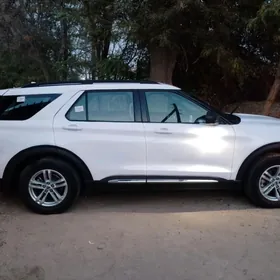 Ford Explorer 2022