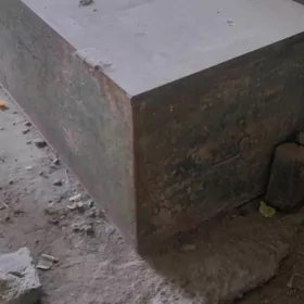 железный сейф(сундук железный)