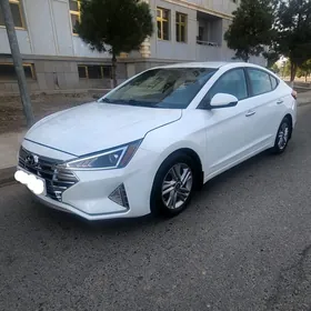 Hyundai Elantra 2020