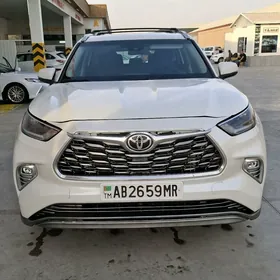 Toyota Highlander 2021