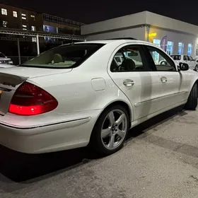 Mercedes-Benz E320 2003