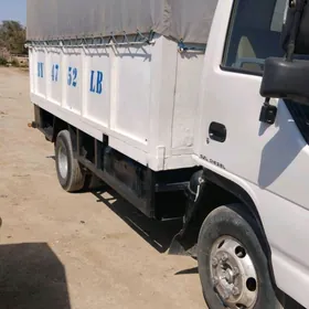 Isuzu Forward 2005