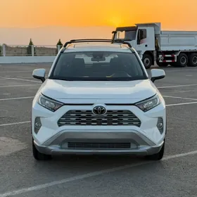 Toyota RAV4 2021