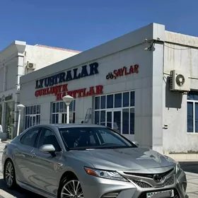 Toyota Camry 2018
