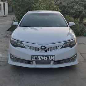 Toyota Camry 2014