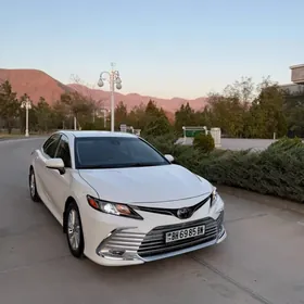 Toyota Camry 2021
