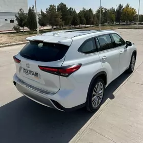 Toyota Highlander 2022