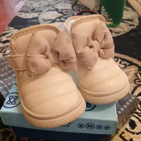 caga UGG ( adijek)