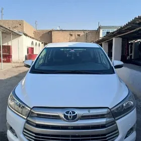 Toyota Innova 2020