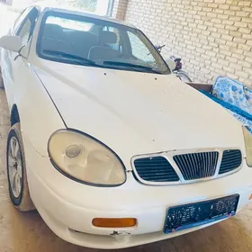 Daewoo Leganza 1998