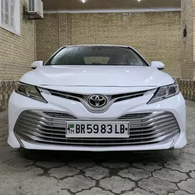 Toyota Camry 2018