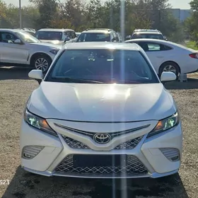Toyota Camry 2018