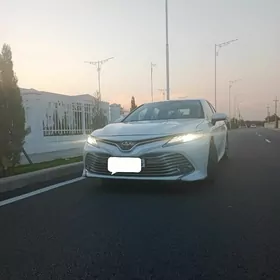 Toyota Camry 2020