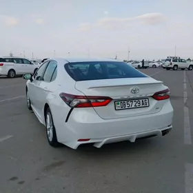 Toyota Camry 2021