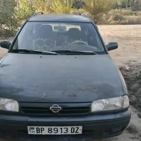 Nissan Primera 1994