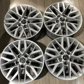 Gylych Camry R16 Morda