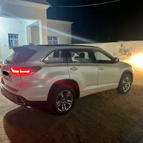 Toyota Highlander 2019