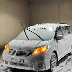 Toyota Sienna 2013