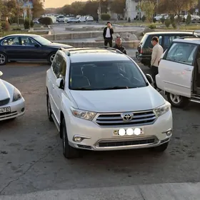Toyota Highlander 2013