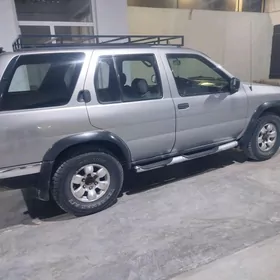 Nissan Pathfinder 1998