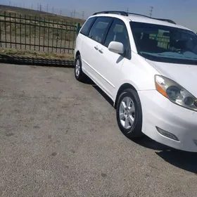 Toyota Sienna 2005
