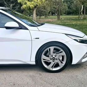 Hyundai Elantra 2023