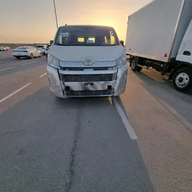 Toyota Hiace 2025