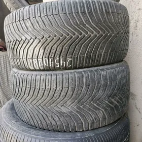 245 40 18 MICHELIN TEKER