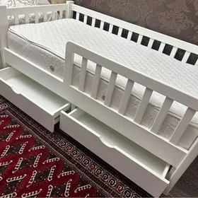 КРОВАТЬ