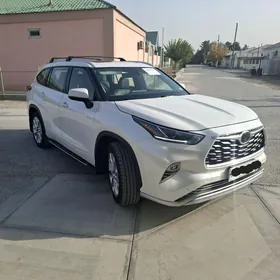 Toyota Highlander 2021