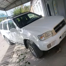 Nissan Pathfinder 2000