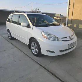 Toyota Sienna 2004