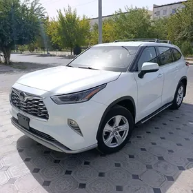 Toyota Highlander 2021