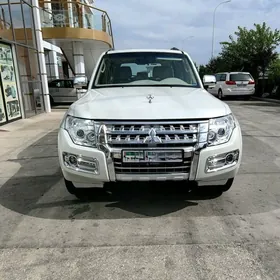 Mitsubishi Pajero 2017