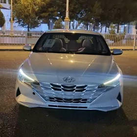 Hyundai Elantra 2022