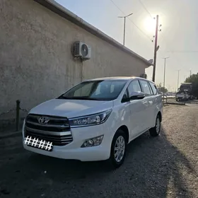 Toyota Innova 2021