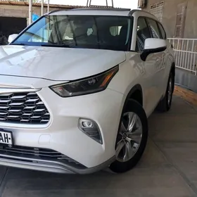 Toyota Highlander 2021