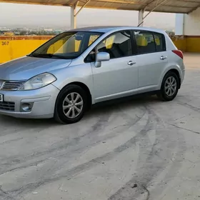 Nissan Versa 2008