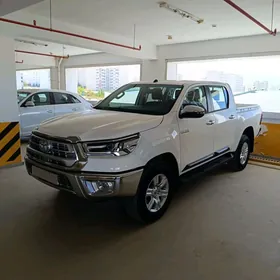 Toyota Hilux 2025