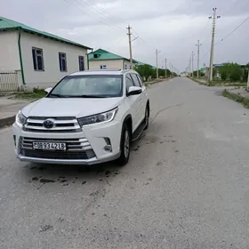 Toyota Highlander 2019