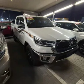 Toyota Hilux 2024